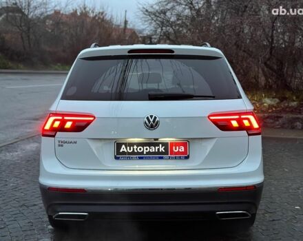 Белый Фольксваген Тигуан, объемом двигателя 2 л и пробегом 102 тыс. км за 21990 $, фото 6 на Automoto.ua