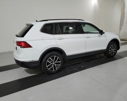 Белый Фольксваген Тигуан, объемом двигателя 2 л и пробегом 32 тыс. км за 18000 $, фото 4 на Automoto.ua