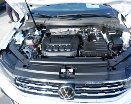 Белый Фольксваген Тигуан, объемом двигателя 2 л и пробегом 17 тыс. км за 16200 $, фото 3 на Automoto.ua