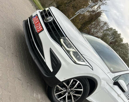 Белый Фольксваген Тигуан, объемом двигателя 2 л и пробегом 132 тыс. км за 27750 $, фото 11 на Automoto.ua