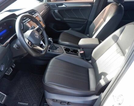 Белый Фольксваген Тигуан, объемом двигателя 2 л и пробегом 17 тыс. км за 16200 $, фото 4 на Automoto.ua