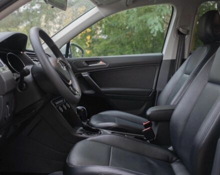 Белый Фольксваген Тигуан, объемом двигателя 2 л и пробегом 67 тыс. км за 13600 $, фото 9 на Automoto.ua