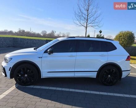 Білий Фольксваген Тігуан, об'ємом двигуна 2 л та пробігом 123 тис. км за 27500 $, фото 40 на Automoto.ua