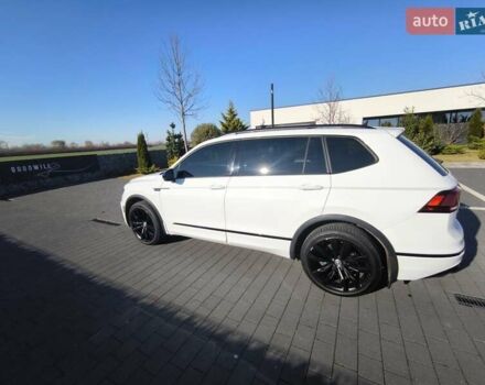 Білий Фольксваген Тігуан, об'ємом двигуна 2 л та пробігом 123 тис. км за 27500 $, фото 45 на Automoto.ua