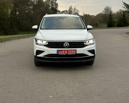 Белый Фольксваген Тигуан, объемом двигателя 2 л и пробегом 132 тыс. км за 27750 $, фото 60 на Automoto.ua