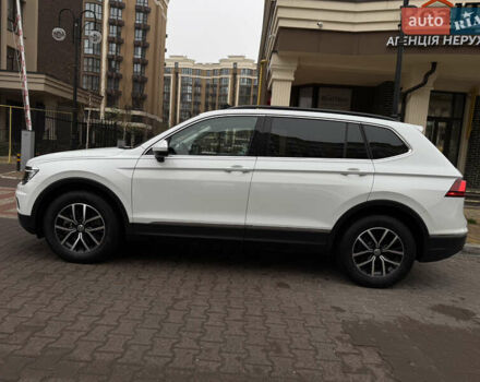 Білий Фольксваген Тігуан, об'ємом двигуна 2 л та пробігом 103 тис. км за 21000 $, фото 32 на Automoto.ua