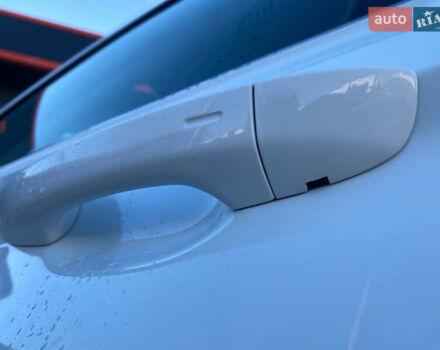 Білий Фольксваген Тігуан, об'ємом двигуна 2 л та пробігом 135 тис. км за 18800 $, фото 5 на Automoto.ua