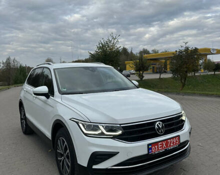 Белый Фольксваген Тигуан, объемом двигателя 2 л и пробегом 132 тыс. км за 27750 $, фото 1 на Automoto.ua