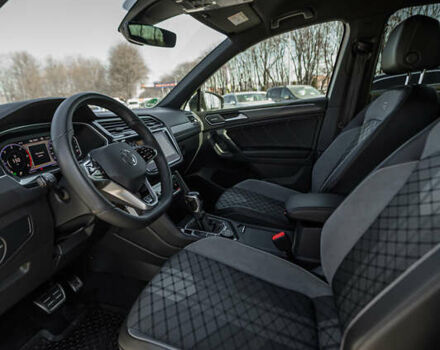 Белый Фольксваген Тигуан, объемом двигателя 2 л и пробегом 193 тыс. км за 33490 $, фото 57 на Automoto.ua