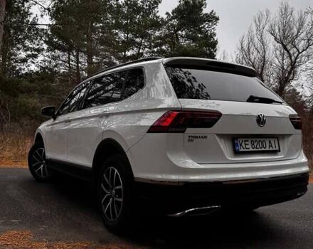 Білий Фольксваген Тігуан, об'ємом двигуна 2 л та пробігом 125 тис. км за 20000 $, фото 15 на Automoto.ua