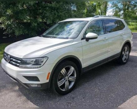 Белый Фольксваген Тигуан, объемом двигателя 2 л и пробегом 56 тыс. км за 8000 $, фото 1 на Automoto.ua