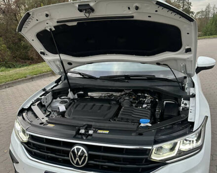 Белый Фольксваген Тигуан, объемом двигателя 2 л и пробегом 132 тыс. км за 27750 $, фото 71 на Automoto.ua