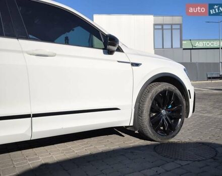 Білий Фольксваген Тігуан, об'ємом двигуна 2 л та пробігом 123 тис. км за 27500 $, фото 96 на Automoto.ua
