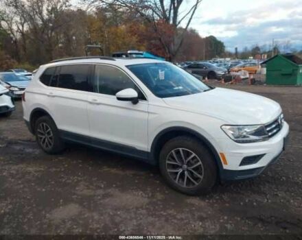 Белый Фольксваген Тигуан, объемом двигателя 2 л и пробегом 31 тыс. км за 5000 $, фото 6 на Automoto.ua