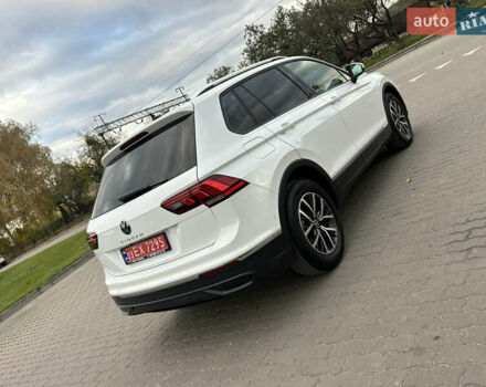 Белый Фольксваген Тигуан, объемом двигателя 2 л и пробегом 132 тыс. км за 27750 $, фото 29 на Automoto.ua