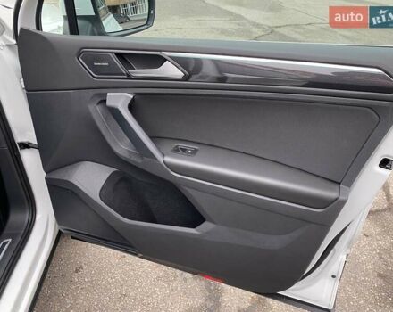 Білий Фольксваген Тігуан, об'ємом двигуна 1.98 л та пробігом 10 тис. км за 35500 $, фото 26 на Automoto.ua