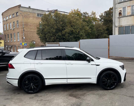 Белый Фольксваген Тигуан, объемом двигателя 1.98 л и пробегом 77 тыс. км за 26550 $, фото 3 на Automoto.ua