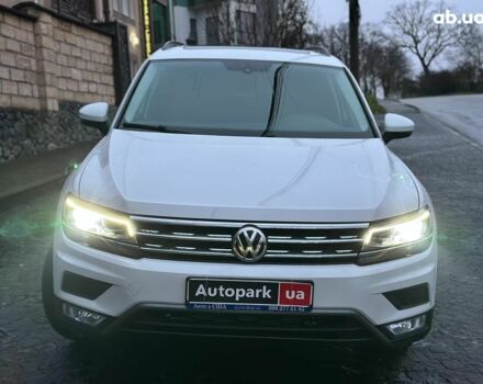 Белый Фольксваген Тигуан, объемом двигателя 2 л и пробегом 102 тыс. км за 21990 $, фото 1 на Automoto.ua