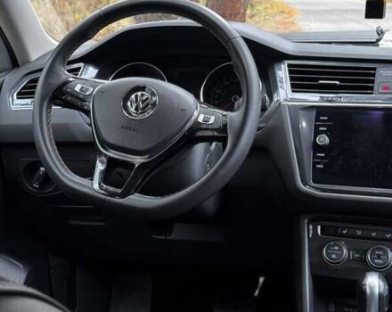 Білий Фольксваген Тігуан, об'ємом двигуна 2 л та пробігом 125 тис. км за 20000 $, фото 2 на Automoto.ua