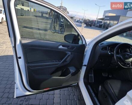 Білий Фольксваген Тігуан, об'ємом двигуна 2 л та пробігом 123 тис. км за 27500 $, фото 93 на Automoto.ua
