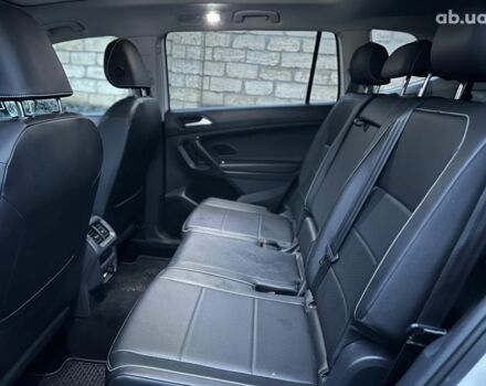 Белый Фольксваген Тигуан, объемом двигателя 2 л и пробегом 102 тыс. км за 21990 $, фото 12 на Automoto.ua