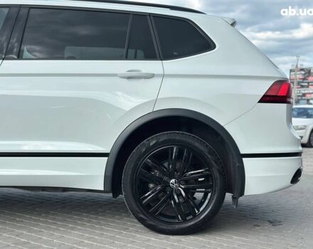 Белый Фольксваген Тигуан, объемом двигателя 2 л и пробегом 58 тыс. км за 31490 $, фото 5 на Automoto.ua