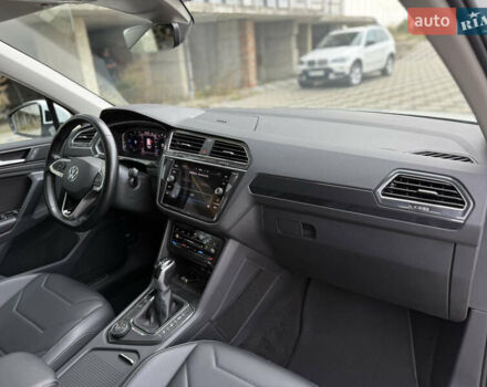 Білий Фольксваген Тігуан, об'ємом двигуна 2 л та пробігом 191 тис. км за 29200 $, фото 52 на Automoto.ua