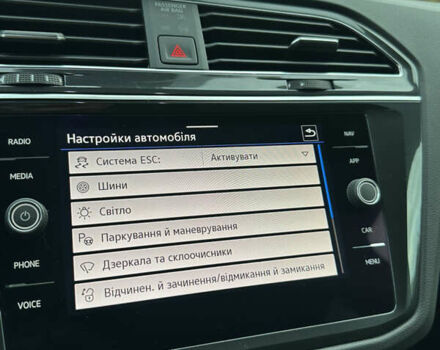 Белый Фольксваген Тигуан, объемом двигателя 2 л и пробегом 132 тыс. км за 27750 $, фото 119 на Automoto.ua