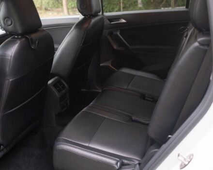 Белый Фольксваген Тигуан, объемом двигателя 2 л и пробегом 67 тыс. км за 13600 $, фото 12 на Automoto.ua