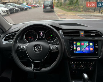 Білий Фольксваген Тігуан, об'ємом двигуна 2 л та пробігом 103 тис. км за 21000 $, фото 20 на Automoto.ua