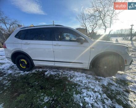 Белый Фольксваген Тигуан, объемом двигателя 1.98 л и пробегом 115 тыс. км за 13000 $, фото 7 на Automoto.ua