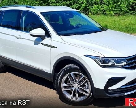 Білий Фольксваген Тігуан, об'ємом двигуна 2 л та пробігом 28 тис. км за 37700 $, фото 2 на Automoto.ua