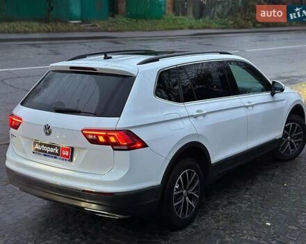 Белый Фольксваген Тигуан, объемом двигателя 2 л и пробегом 102 тыс. км за 21990 $, фото 8 на Automoto.ua