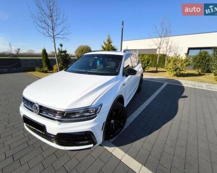 Білий Фольксваген Тігуан, об'ємом двигуна 2 л та пробігом 123 тис. км за 27500 $, фото 4 на Automoto.ua