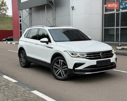 Білий Фольксваген Тігуан, об'ємом двигуна 2 л та пробігом 32 тис. км за 35500 $, фото 2 на Automoto.ua