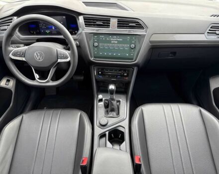 Білий Фольксваген Тігуан, об'ємом двигуна 2 л та пробігом 25 тис. км за 7800 $, фото 8 на Automoto.ua