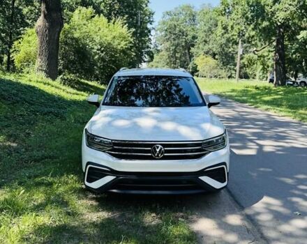 Белый Фольксваген Тигуан, объемом двигателя 2 л и пробегом 50 тыс. км за 29000 $, фото 2 на Automoto.ua