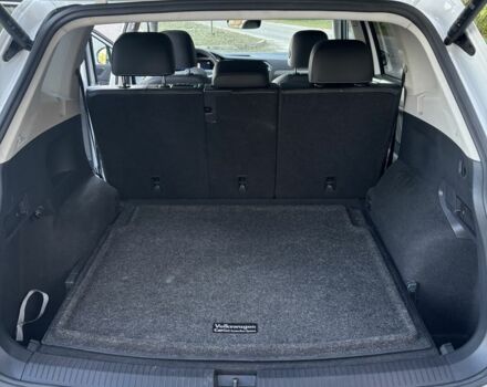 Білий Фольксваген Тігуан, об'ємом двигуна 2 л та пробігом 38 тис. км за 25950 $, фото 6 на Automoto.ua