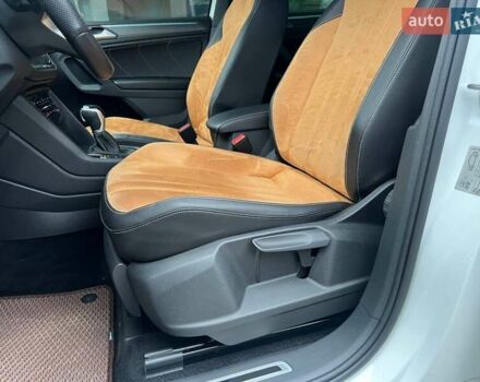 Білий Фольксваген Тігуан, об'ємом двигуна 1.98 л та пробігом 48 тис. км за 39000 $, фото 26 на Automoto.ua