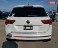 Білий Фольксваген Тігуан, об'ємом двигуна 2 л та пробігом 85 тис. км за 7800 $, фото 4 на Automoto.ua