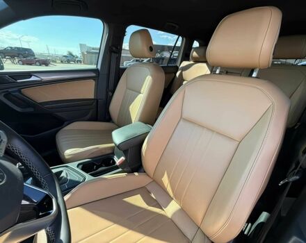 Белый Фольксваген Тигуан, объемом двигателя 2 л и пробегом 12 тыс. км за 15000 $, фото 7 на Automoto.ua