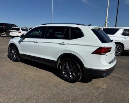 Белый Фольксваген Тигуан, объемом двигателя 2 л и пробегом 12 тыс. км за 15000 $, фото 5 на Automoto.ua