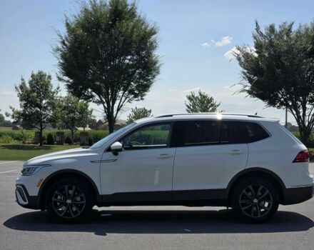 Белый Фольксваген Тигуан, объемом двигателя 2 л и пробегом 25 тыс. км за 17300 $, фото 2 на Automoto.ua