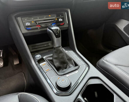 Білий Фольксваген Тігуан, об'ємом двигуна 2 л та пробігом 32 тис. км за 35500 $, фото 28 на Automoto.ua