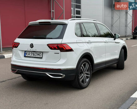 Білий Фольксваген Тігуан, об'ємом двигуна 2 л та пробігом 32 тис. км за 35500 $, фото 3 на Automoto.ua