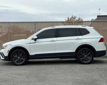 Білий Фольксваген Тігуан, об'ємом двигуна 2 л та пробігом 25 тис. км за 7800 $, фото 3 на Automoto.ua