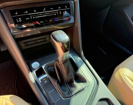 Белый Фольксваген Тигуан, объемом двигателя 2 л и пробегом 12 тыс. км за 15000 $, фото 10 на Automoto.ua