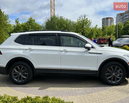 Белый Фольксваген Тигуан, объемом двигателя 2 л и пробегом 25 тыс. км за 25500 $, фото 7 на Automoto.ua