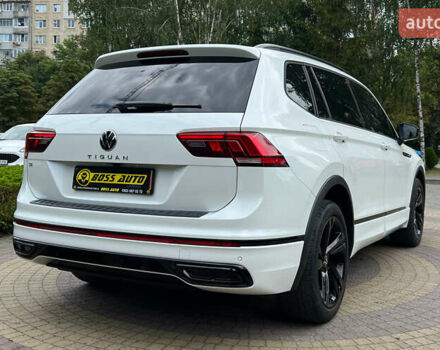 Білий Фольксваген Тігуан, об'ємом двигуна 2 л та пробігом 30 тис. км за 31500 $, фото 6 на Automoto.ua