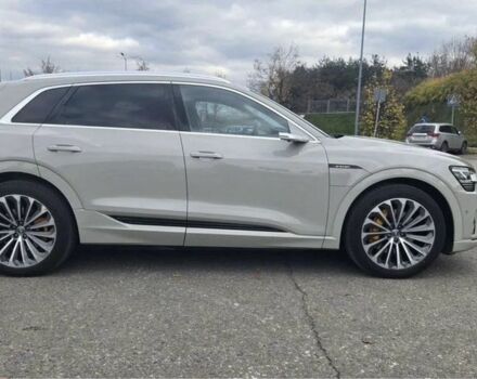 Белый Фольксваген Тигуан, объемом двигателя 0 л и пробегом 50 тыс. км за 25600 $, фото 1 на Automoto.ua